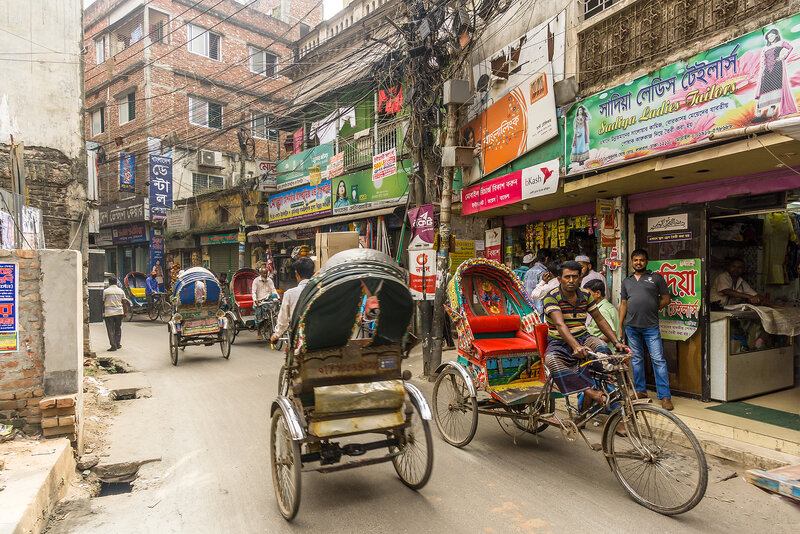 bangladesh street photo.jpg