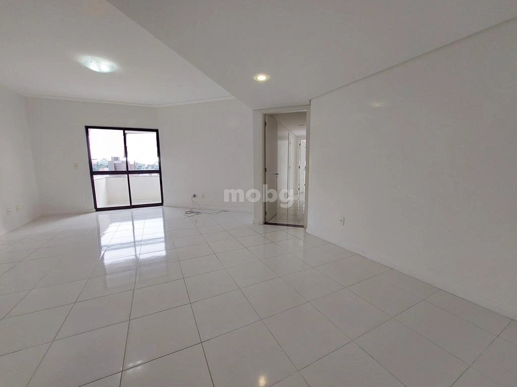 Apartamento para alugar com 3 quartos