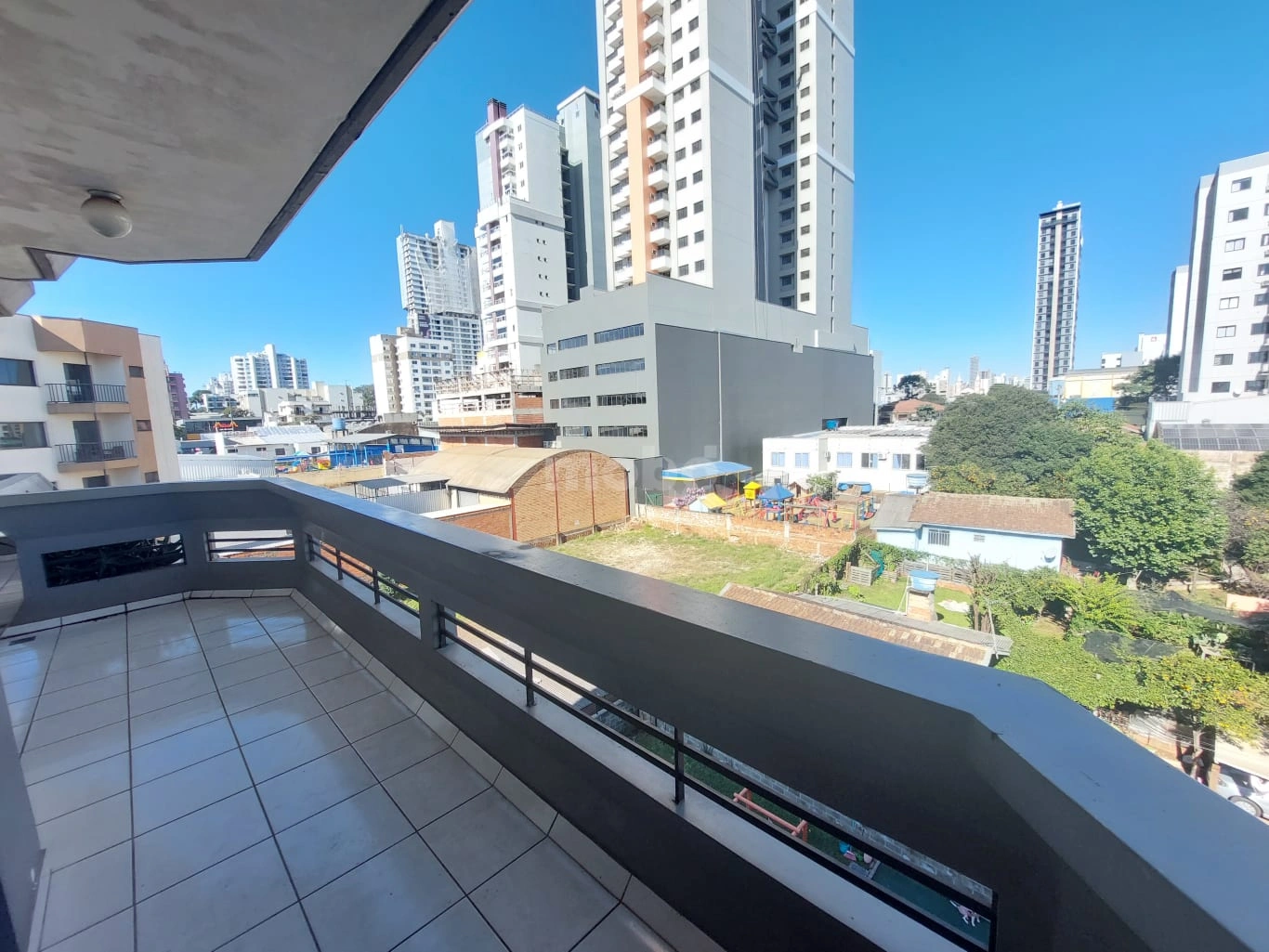 Apartamento para alugar com 3 quartos