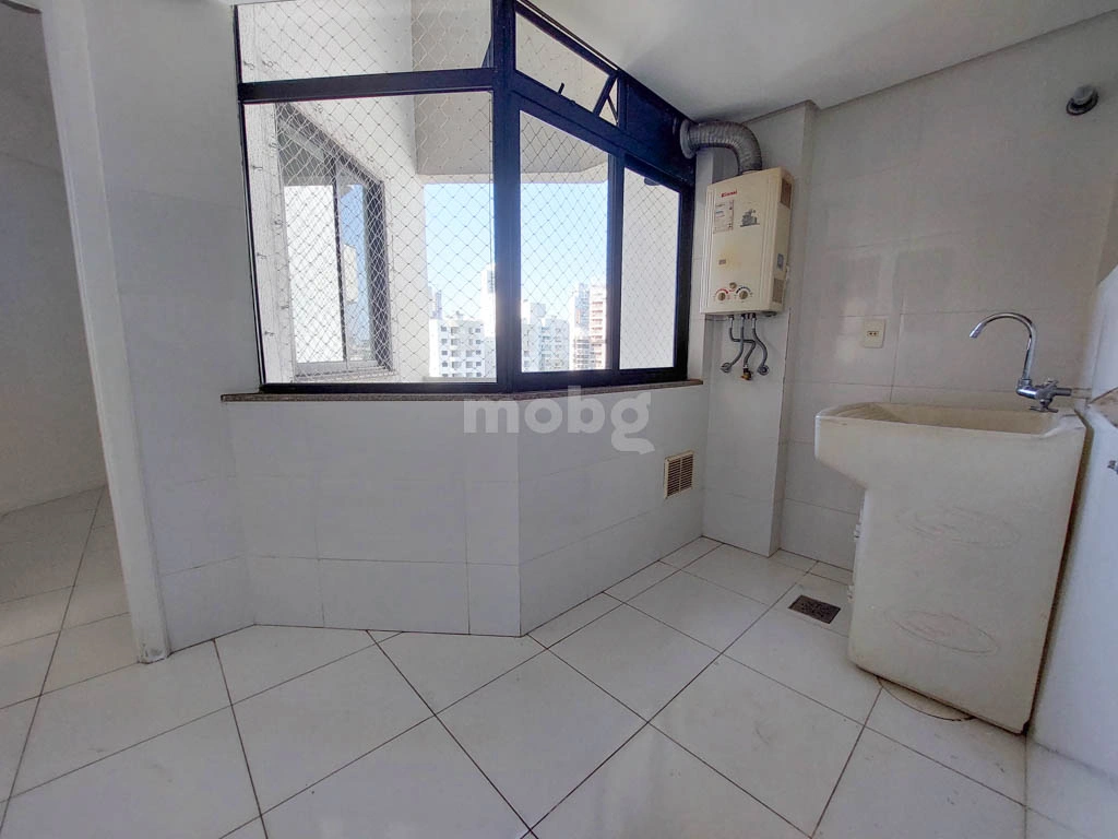 Apartamento para alugar com 3 quartos