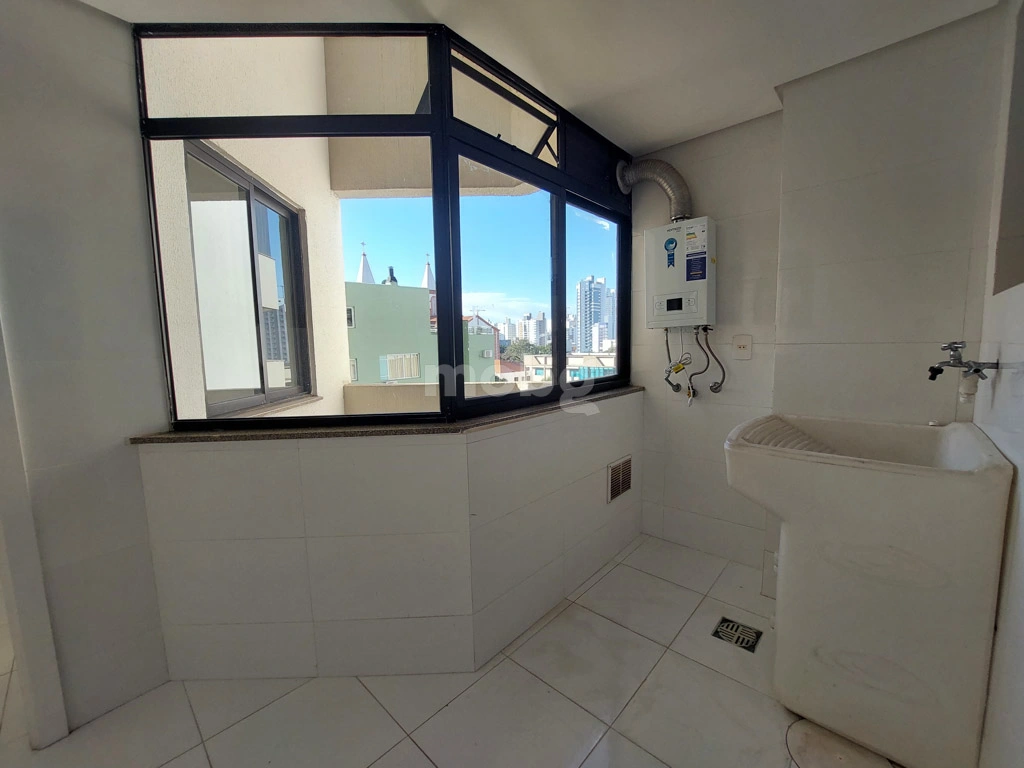 Apartamento para alugar com 3 quartos