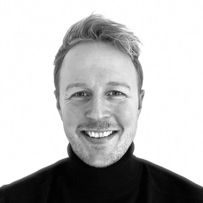 The background of the info card. Likely the portait of a person who is a teacher on the platform.