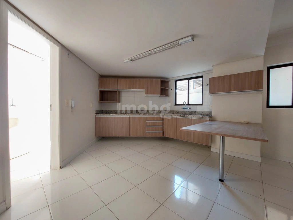 Apartamento para alugar com 3 quartos