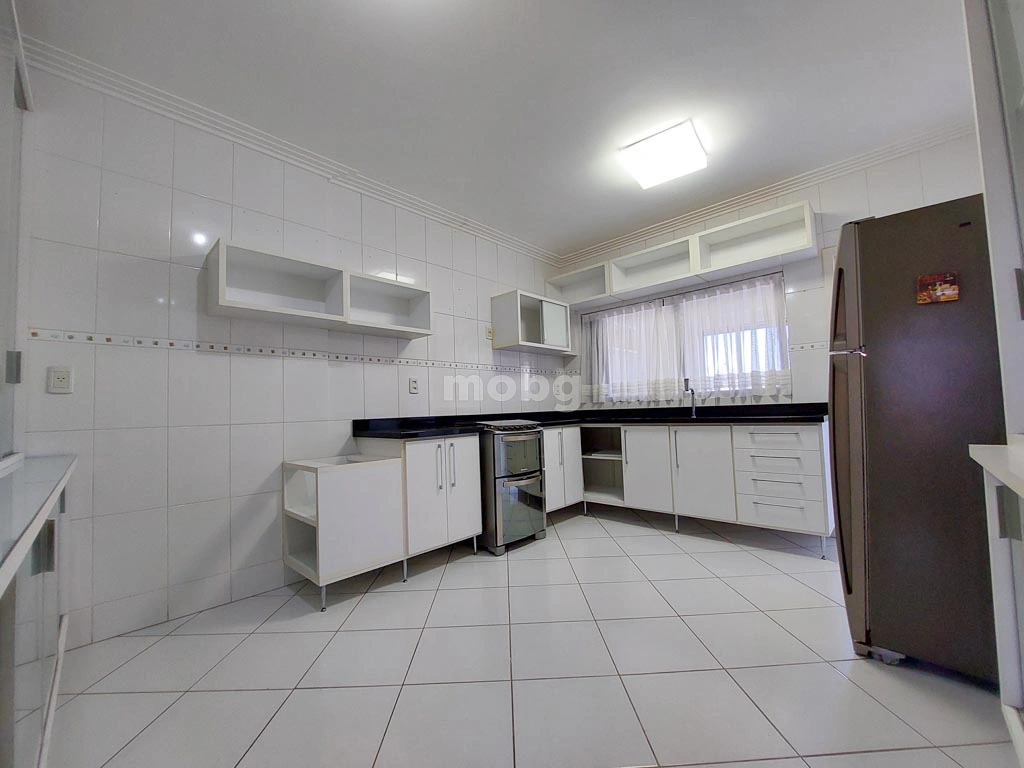 Apartamento para alugar com 3 quartos