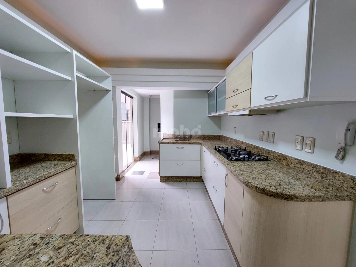 Apartamento para alugar com 3 quartos