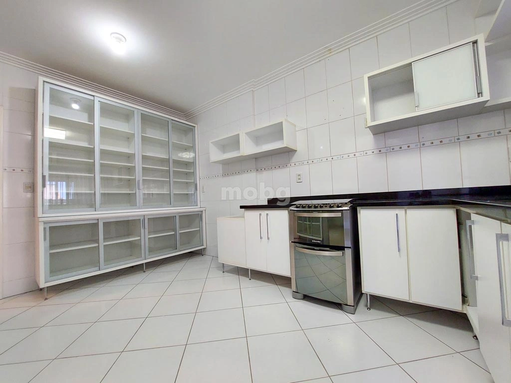 Apartamento para alugar com 3 quartos