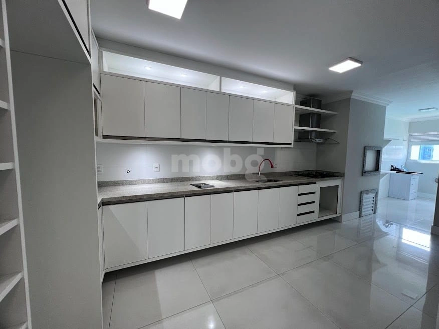 Apartamento para alugar com 3 quartos