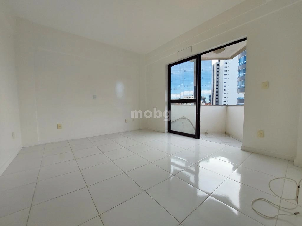 Apartamento para alugar com 3 quartos