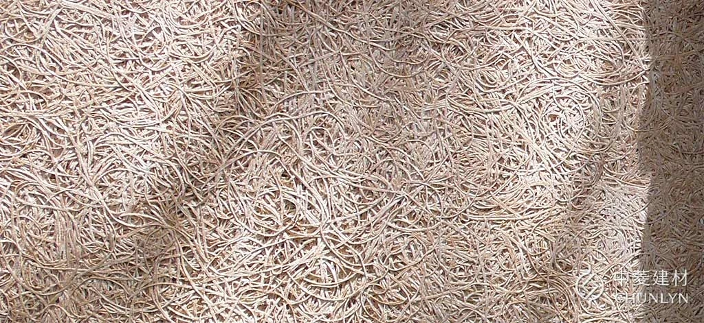 鑽泥板是天然無毒的防火隔熱材料，能有效為貨櫃屋隔熱，成分為台灣杉＋卜特蘭水泥，表面是礦化後的木絲，耐風雨、不易引來蟲蛀。