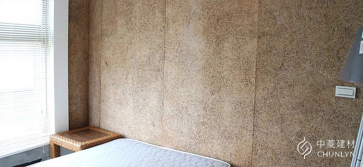 天然成分又耐燃的鑽泥板，可以安心用在住家空間的天花板或牆面，還具有隔熱、調濕、吸音的功能。