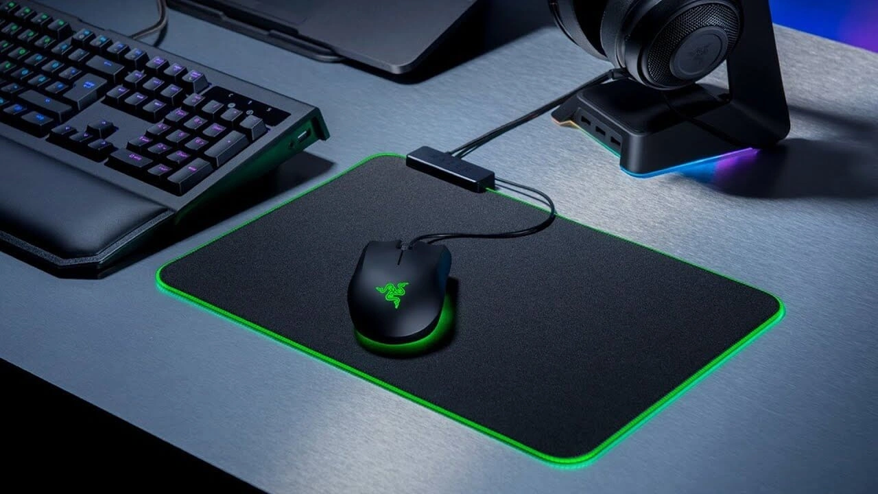 Razer Goliathus Genişletilmiş Chroma Oyun Mouse Pad'i