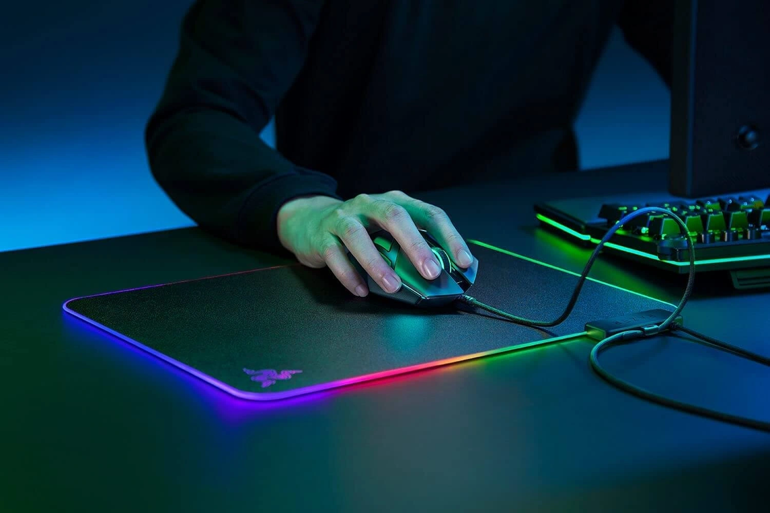  Razer Firefly Hard V2 RGB Mouse Pad