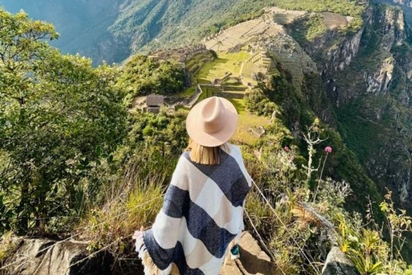 huchuy-huaynapicchu-con-vista-a-machu picchu.jpg