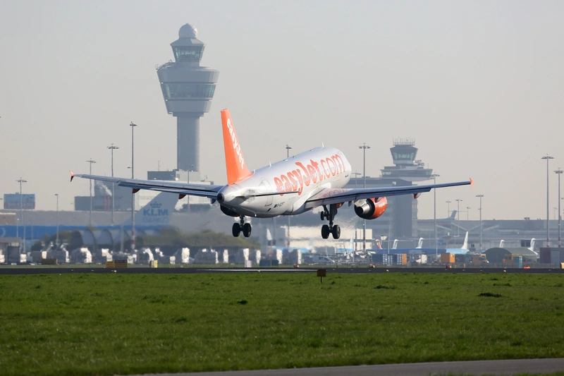EasyJet reinstates dividend after ‘record’ full year profits featured picture