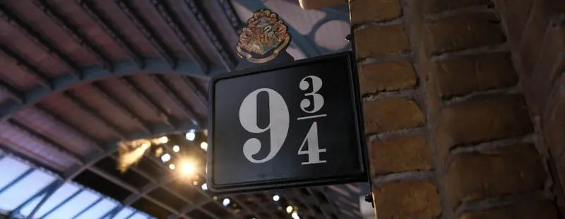 Harry Potter platfrom 9 and 3/4 sign