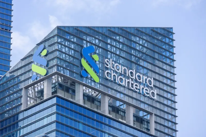 Standard Chartered leads blue chips higher on earnings beat and $1.5 billion buyback featured picture