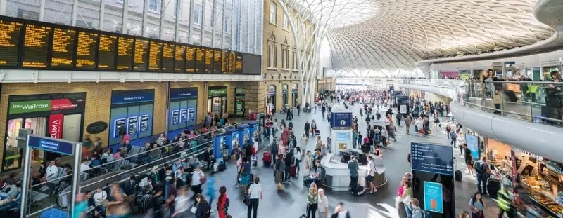 Busy London train station