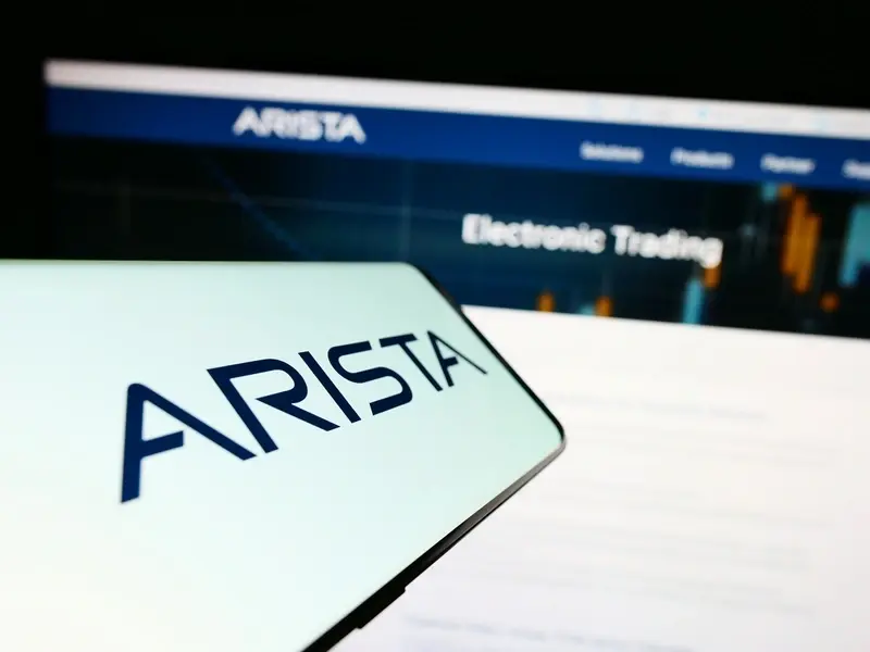 Arista on mobile against networking website