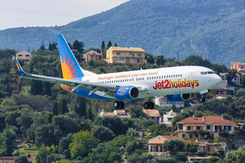 Jet2 plane flying into Corfu