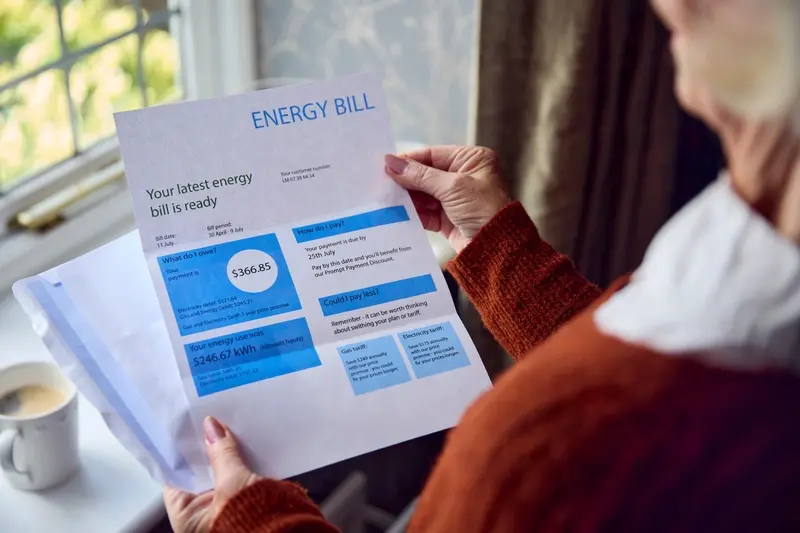 Consumer opening energy bill 