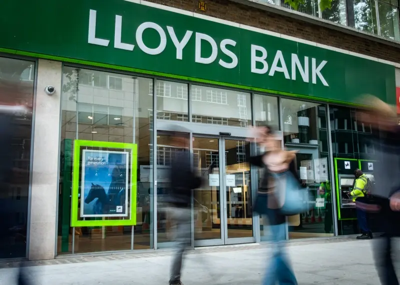 Lloyds Bank shop front