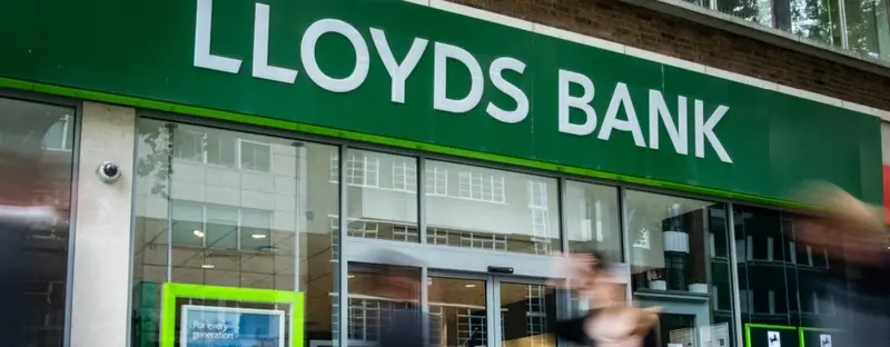 Lloyds’ first-quarter earnings tumble but outlook reassures featured picture