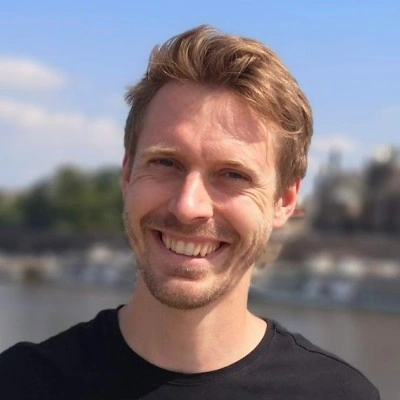 The background of the info card. Likely the portait of a person who is a teacher on the platform.