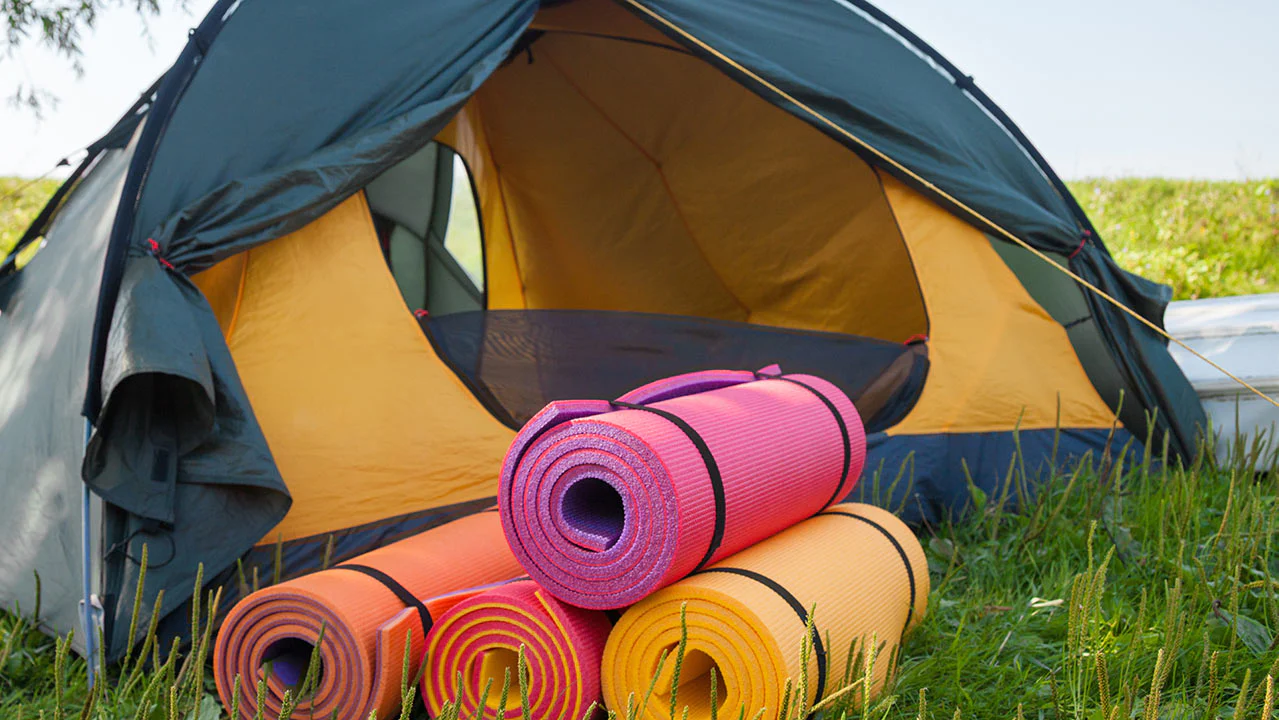 How to Choose a Sleeping Pad: The Ultimate Guide