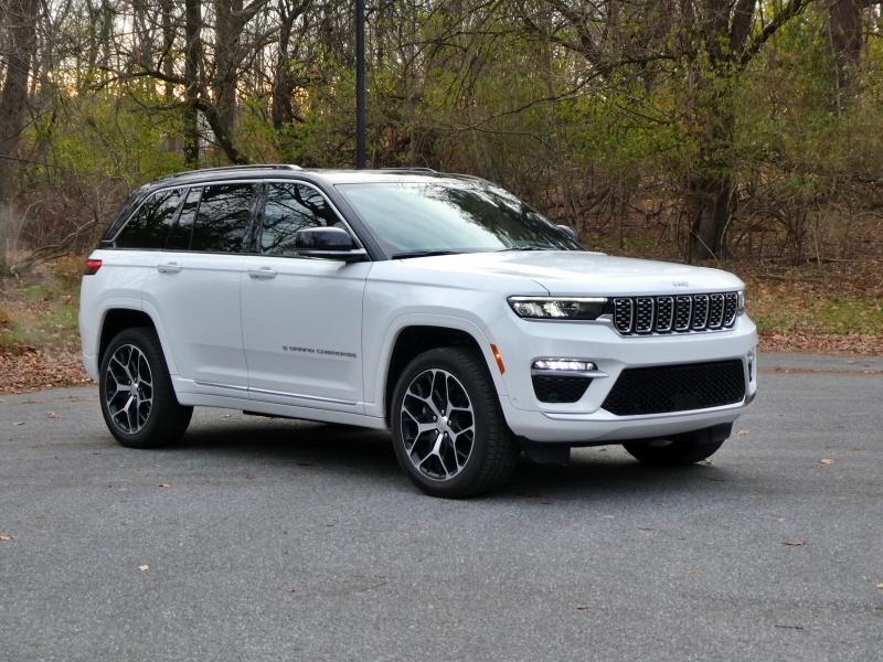 2024 Jeep Grand Cherokee Summit ・  Photo by Brady Holt