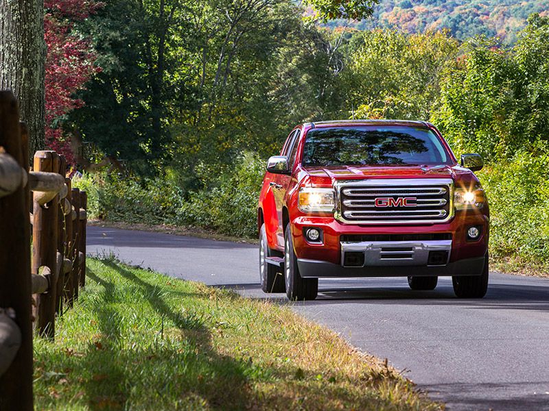 2019 GMC Canyon driving ・  Photo by General Motors