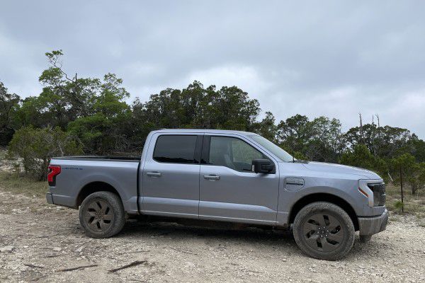 2022 Ford F-150 Lightning Profile ・  Photo by Nicole Wakelin