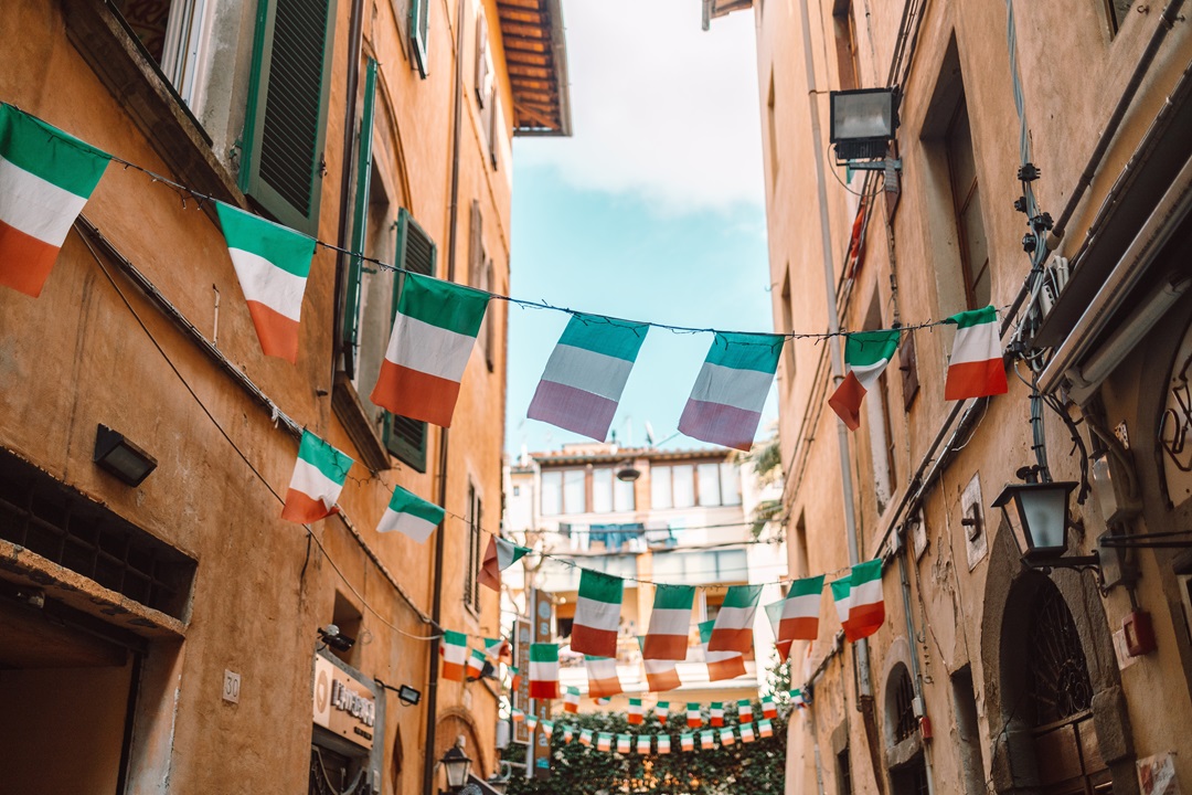 How to Open an Offshore Account in Italy? (2024 Guide)