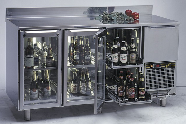 Accuride 5500 series slides in Bistro catering drawer application