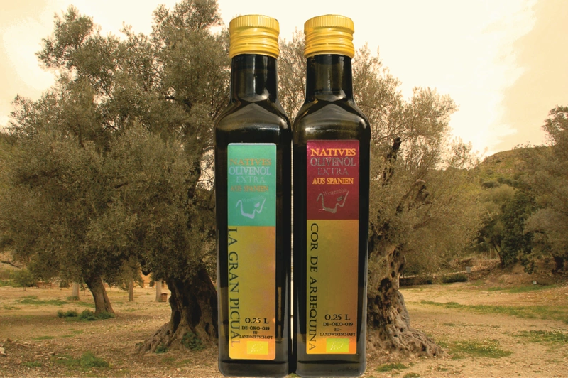 Bio Olivenöl, Arbequina und -Picual jeweils in der 250ml Flasche und kontrolliert biologischem Anbau