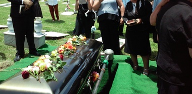 How to Plan a Funeral for a Loved One