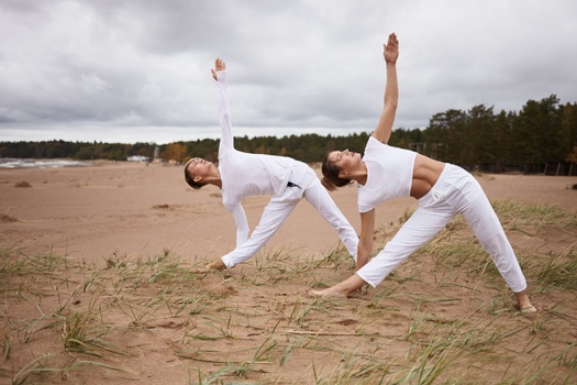 Utthita Trikonasana (Extended Triangle Pose)