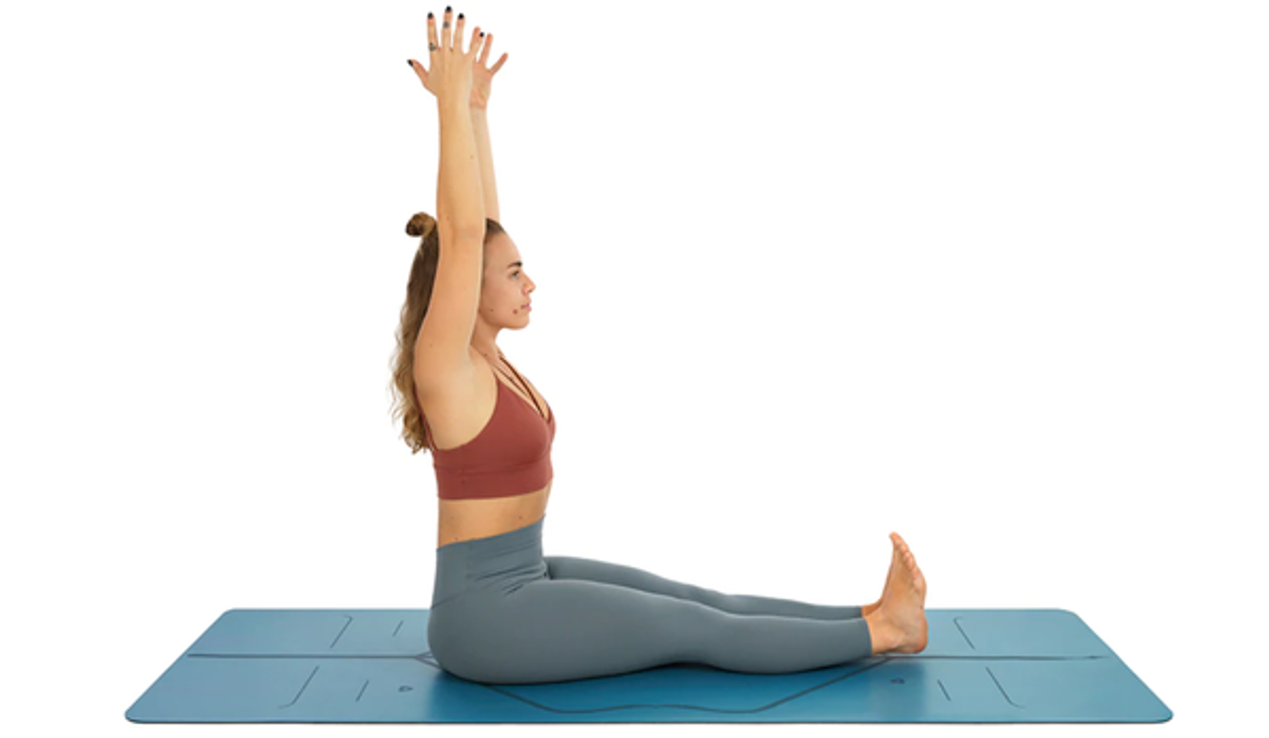 Urdhva Hasta Dandasana (Staff Pose With Raised Arms)