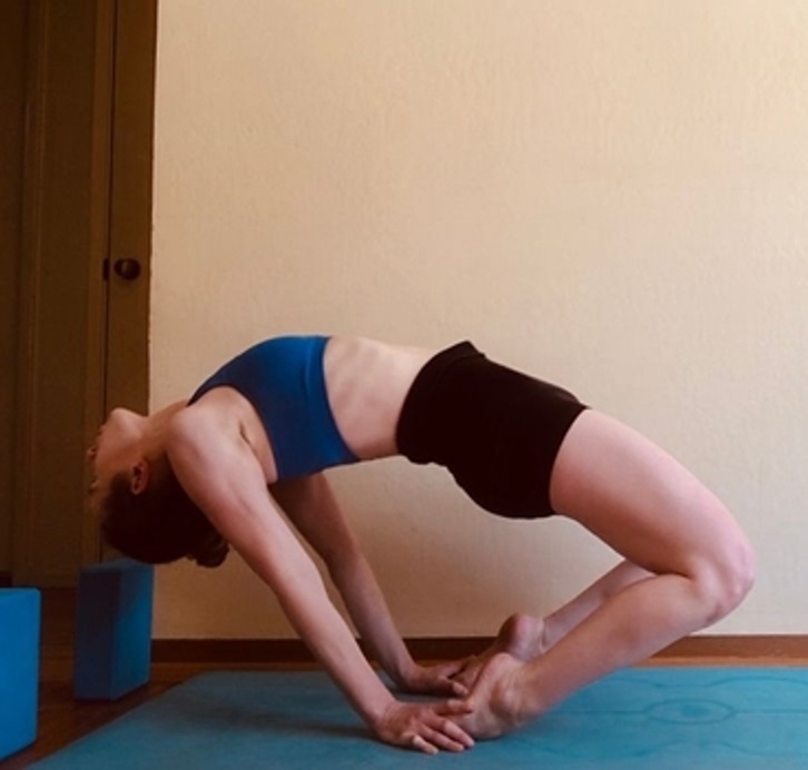 Ustrasana Variation 2 (Floating Camel Pose)