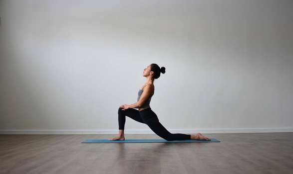 Anjaneyasana Hands to Knee Variation