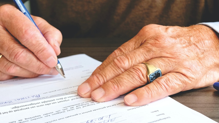 Death Notice vs Death Certificate: What s the Difference?