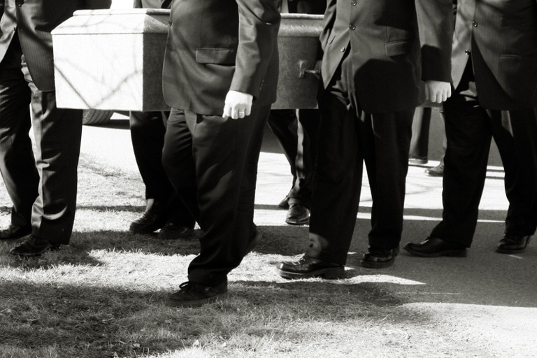 How to be a pallbearer