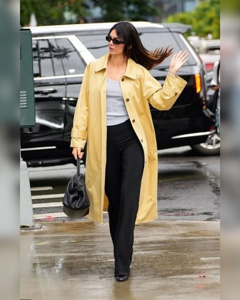Unlock Kendall Jenner's Rainy Day Fashion Secrets: NYC Edition – Discover How the World's Highest-Paid Supermodel Navigates Rainy Days in Style