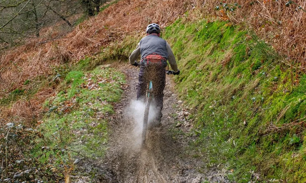 disc brakes smoking in the mud 