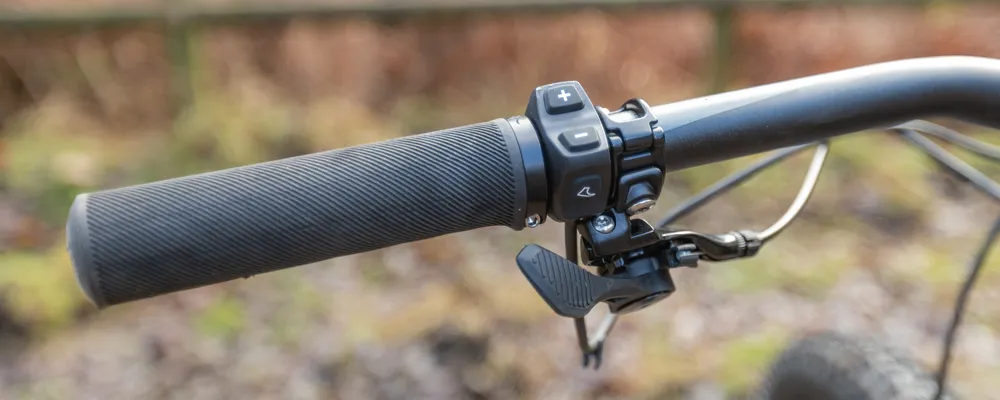 mtb grips on handlebar