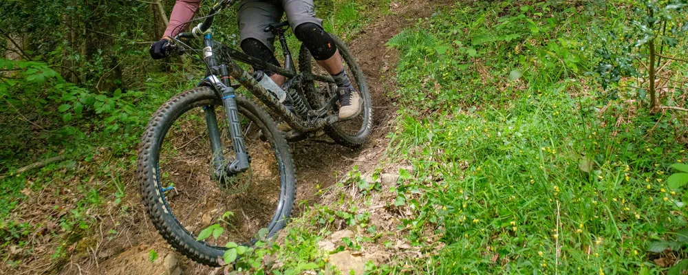 a mountain bike fork compresses