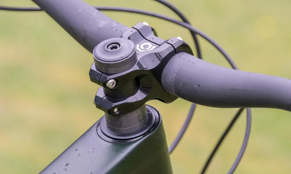 industry nine stem on handlebar