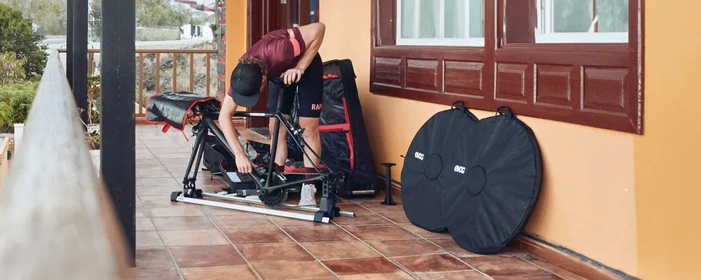 building a bike when traveling with wheel bags and bike bag