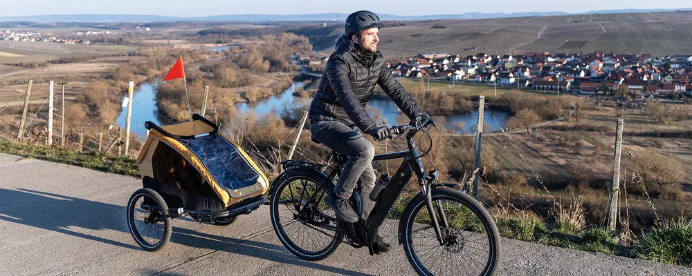 pulling a child trailer with an e-bike