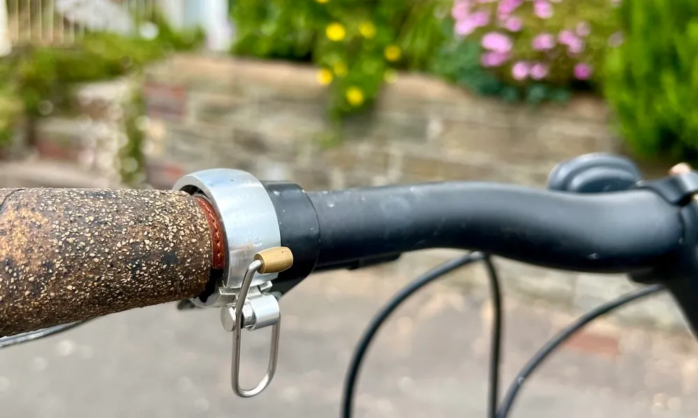 Knog bell on handlebars