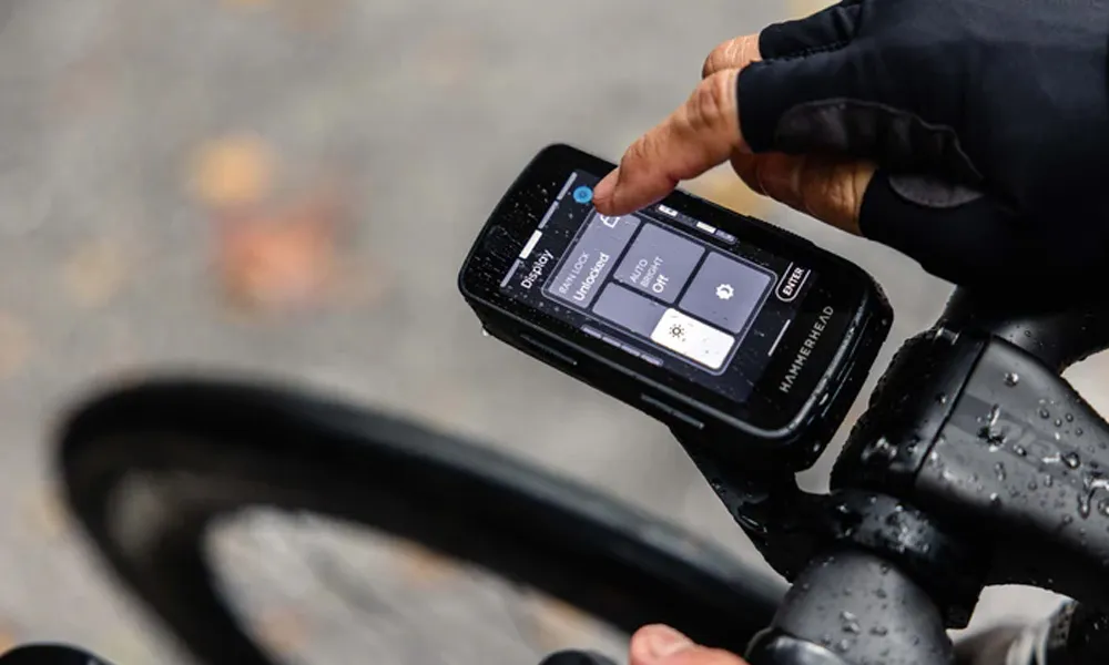 hammerhead cycling computer on handlebars